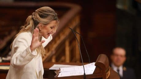 Díaz marca distancias con el PSOE, pero sostiene la coalición: “Gobernar no es resistir, es transformar”