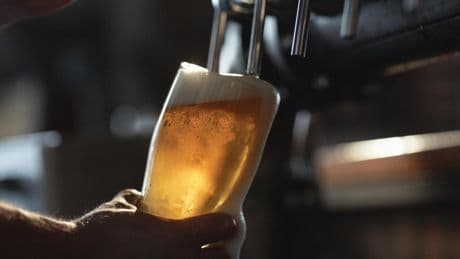 El consumo de cerveza disminuye por segundo año consecutivo por la inflación