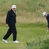 Donald Trump betrapt op valsspelen tijdens golf in Schotland