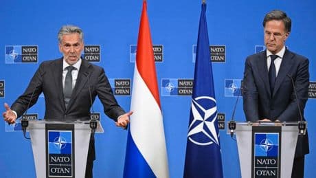 Op bezoek bij NAVO-baas Rutte sluit Schoof soepelere begrotingsregels voor defensie niet uit
