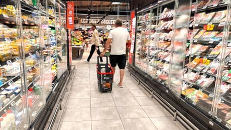 Météo favorable, petits plaisirs... Les grandes surfaces profitent de la reprise de la consommation