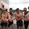 Mannen showen lichaam met plezier op Tomorrowland: “Speciaal het hele jaar voor getraind”