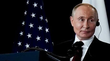 En direct, guerre en Ukraine : Vladimir Poutine serait prêt à geler une grande partie du front en échange de la région du Donbass, d’après plusieurs médias