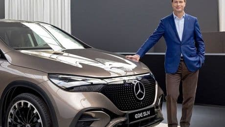 El presidente de ACEA advierte que la electrificación forzada amenaza la industria automotriz europea