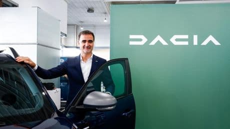 Laurent Sengenes, director de Dacia España: “Proponemos una movilidad asequible para todos; por 40 euros al mes, el precio de un café diario, ofrecemos acceso al coche eléctrico”