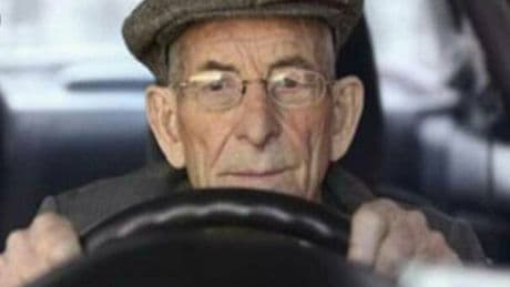 Patente, esami di rinnovo più severi per i nonni al volante. Salvini:? «Rivediamo gli esami»
