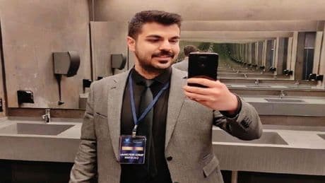 Silahlı saldırıya uğrayan avukat ayaklarından vuruldu