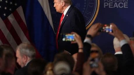 Aux Etats-Unis, l’administration Trump se défend de toute complaisance envers Poutine