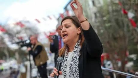 Afyonkarahisar Belediye Başkanı Burcu Köksal'dan 'istifa' iddialarına sert yanıt
