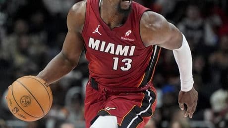 Un exempleado de los Miami Heat, a juicio por robar más de 400 camisetas usadas