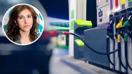 Ileana Izverniceanu de la Iglesia, portavoz de la OCU: “Aunque es obvio que hay algún error en un precio de 13 céntimos por litro de combustible, la gasolinera está obligada a cobrarte la tarifa anunciada”