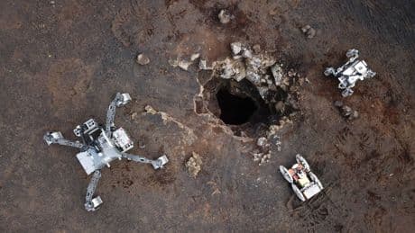 El investigador español que crea robots para "descubrir dónde podemos vivir en el espacio"