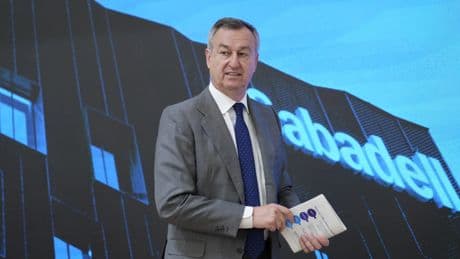 Banco Sabadell despunta en el Ibex 35 tras la venta de su negocio en Reino Unido al Santander