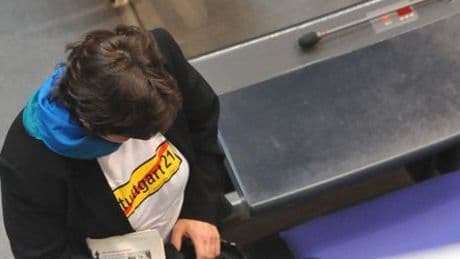 Dresscode-Aufreger Parlament: Hosenanzug, Protest-Shirt, Bayern-Trikot – fertig ist der Eklat