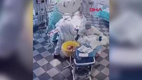 Rusya’da depreme ameliyatta yakalandılar! İşte o anlar...