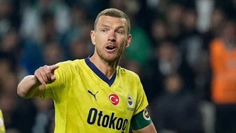 Edin Dzeko, İstanbul'dan ayrıldı