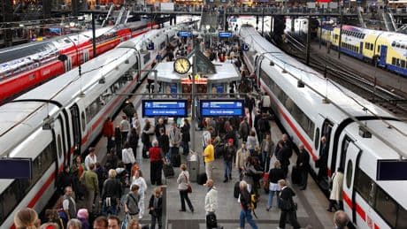 SPD-Brandbrief an Bahn-Chef - Riesen-Zoff um Ende der Familienreservierung