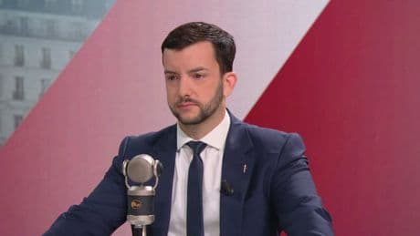 "Une débâcle sur les référendums": Jean-Philippe Tanguy critique l'interview d'Emmanuel Macron