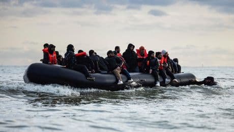 Entre 1500 et 4000 euros la traversée : 10 passeurs de migrants devant la justice après le naufrage d’une embarcation