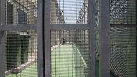 Prestigeprojekt Giorgia Melonis: Bericht: Abschiebezentren in Albanien teuer und ineffizient