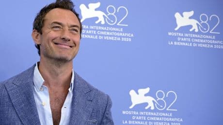 Jude Law se transforma en Venecia en un Vladimir Putin fascinante y nos lo creemos