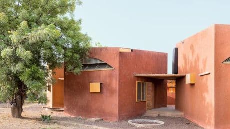 Francis Kéré: "Eine Schachtel aus Beton saugt viel Sonnenenergie"