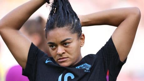 Jess Carter dice basta: "Desde el comienzo del torneo he experimentado mucho abuso racial"