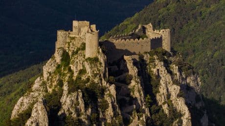 La longue croisade des châteaux cathares pour conquérir le monde