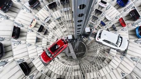 Gewinne bei VW und Mercedes brechen um jeweils rund 40 Prozent ein