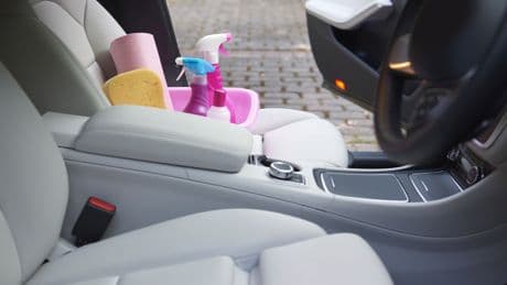 Auto schmutziger als Ihr Klo? Wo sich im Auto die meisten Keime verstecken