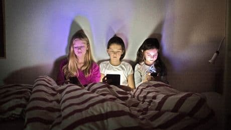 Jugendschutz im Netz: Was die EU verlangt und die Plattformen tun