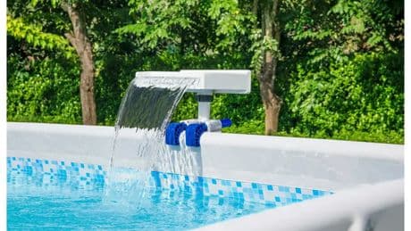 Lidl bietet LED Wasserfall für mehr Licht und Bewegung in Ihrem Pool