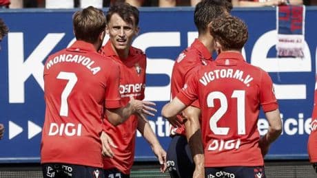Osasuna gana por la mínima a un Valencia con un jugador menos