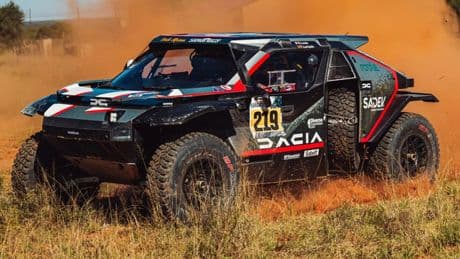 Dacia, secondo posto al South African Safari Rally. I Sandriders sul podio con Loeb e Lurquin