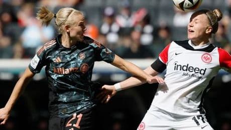 Bundesliga: Fußballerinnen des FC Bayern München nach Sieg gegen Eintracht Frankfurt kurz vor dem Titel