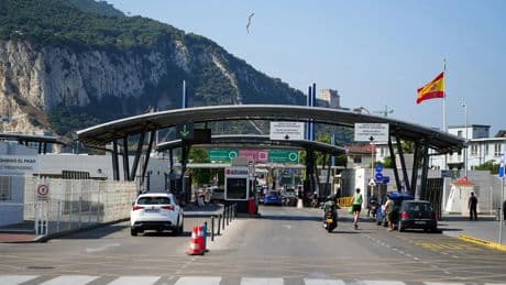 Así serán los controles en Gibraltar con policías españoles que indignan a varios británicos: &quot;Es una entrega de poder&quot;