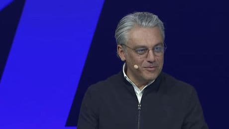 Luca de Meo, CEO de Renault: “Estados Unidos y China están desplegando audaces estrategias industriales; Europa tiene que ponerse al día y debe hacerlo en equipo, porque ninguna empresa puede tener éxito por sí sola”
