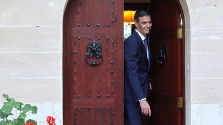 'The Economist' pide la dimisión de Pedro Sánchez