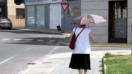 Jordi Mestres, médico de familia: “Con este calor, hay personas que es mejor que estén fuera de casa porque algunos hogares son verdaderos hornos”