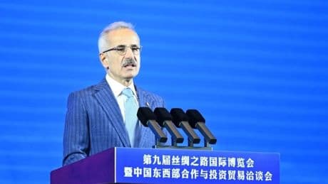 Uraloğlu: Türkiye, Asya ile Avrupa arasında lojistik köprü kuruyor