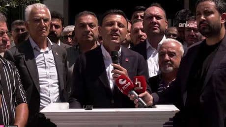 Son Dakika... Özgür Çelik'ten 'yeni dalga operasyona' tepki: 'Talimatı verenler Kasımpaşa'da nasıl dolaşacaksınız?'
