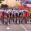 Kopgroep met oud-wereldkampioen krijgt de ruimte van peloton in etappe met finish bergop