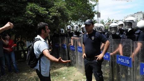 Türkei: Mindestens 87 Demonstranten in Istanbul festgenommen