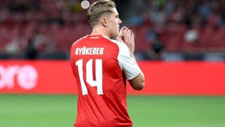 Gyökeres saluda a su nueva afición y ve ganar al Arsenal