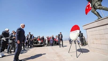 TBMM Başkanı Kurtulmuş, Kocatepe Başkomutan Mustafa Kemal Anıtı'ndaki törene katıldı