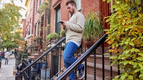 Amazon Prime Days: Must-have für Männer: Diese Tommy Hilfiger Jeans gibt’s jetzt zum Top-Preis