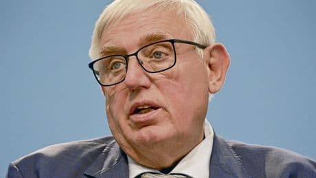 CDU in NRW | Karl-Josef Laumann hat keinen Bock auf Nazis