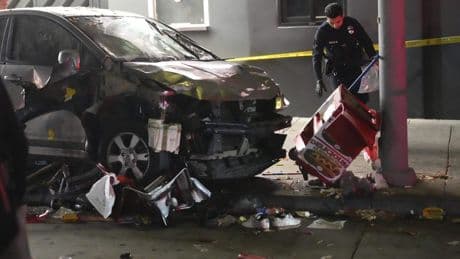 Auto rijdt in op menigte in Los Angeles, tientallen gewonden