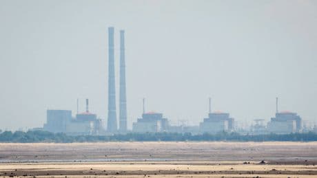 Moscú acelera las obras para conectar la central nuclear de Zaporiyia a la red eléctrica rusa