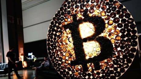 Bitcoin und Ether: Mehr als jeder Zweite interessiert sich für Krypto-Investments